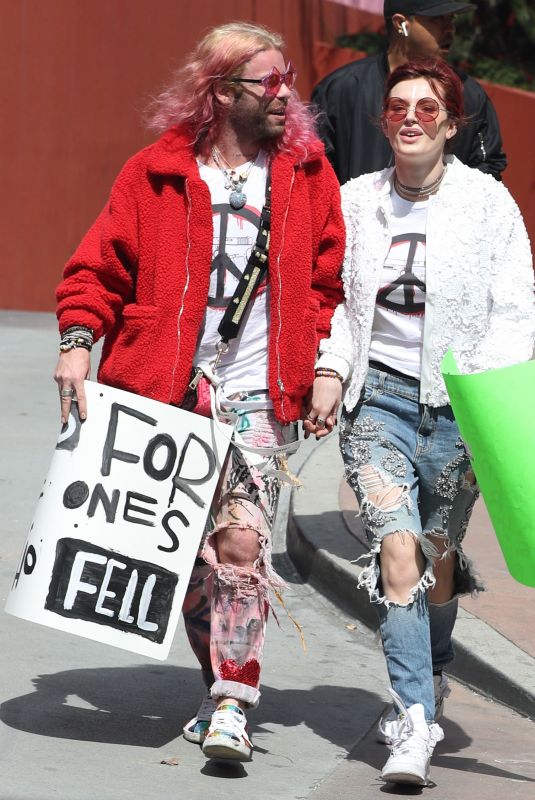 BELLA THORNE and Mod Sun Marches at Anti-gun March for Our Lives Rally in Los Angeles 03/24/2018