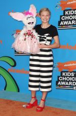 DARCI LYNNE FARMER at 2018 Kids’ Choice Awards in Inglewood 03/24/2018