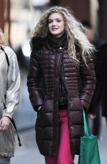 ELENA KAMPOURIS Shopping at Whole Foods in Vancouver 03/17/2018