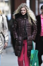 ELENA KAMPOURIS Shopping at Whole Foods in Vancouver 03/17/2018