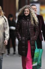 ELENA KAMPOURIS Shopping at Whole Foods in Vancouver 03/17/2018