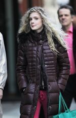 ELENA KAMPOURIS Shopping at Whole Foods in Vancouver 03/17/2018