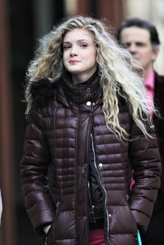 ELENA KAMPOURIS Shopping at Whole Foods in Vancouver 03/17/2018