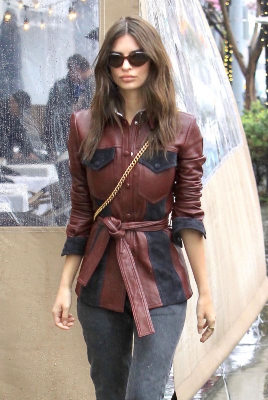 EMILY RATAJKOWSKI Out and About in Beverly Hills 03/02/2018