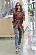 EMILY RATAJKOWSKI Out and About in Beverly Hills 03/02/2018