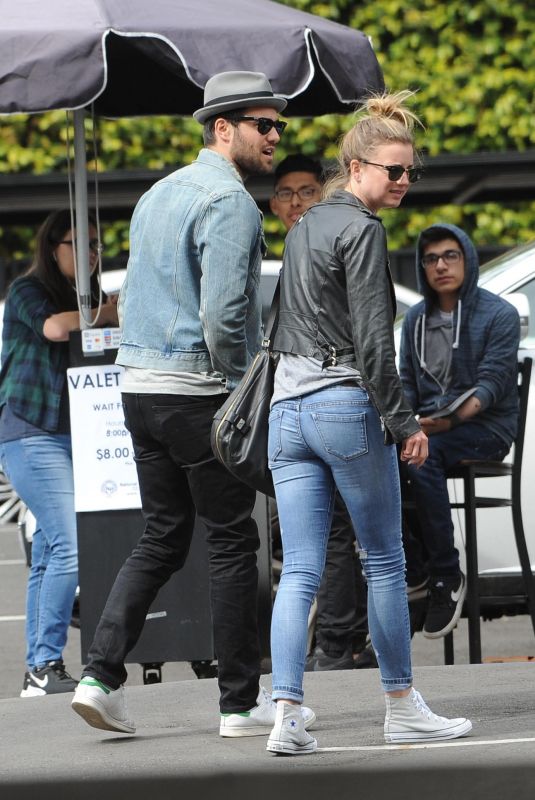 EMILY VANCAMP Leaves Little Dom
