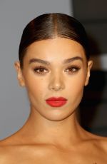 HAILEE STEINFELD at 2018 Vanity Fair Oscar Party in Beverly Hills 03/04/2018