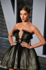 HAILEE STEINFELD at 2018 Vanity Fair Oscar Party in Beverly Hills 03/04/2018