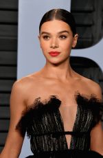 HAILEE STEINFELD at 2018 Vanity Fair Oscar Party in Beverly Hills 03/04/2018