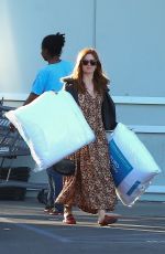 ISLA FISHER Shopping New Pillows at Bed Bath & Beyond in Studio City 03/27/2018