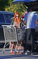 ISLA FISHER Shopping New Pillows at Bed Bath & Beyond in Studio City 03/27/2018