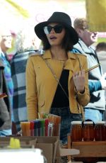 JENNA DEWAN Shopping at Farmers Market in Studio City 04/03/2018