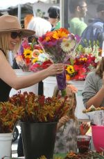 JODIE SWEETIN Shopping at Farmers Market in Studio City 03/25/2018