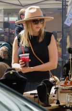 JODIE SWEETIN Shopping at Farmers Market in Studio City 03/25/2018