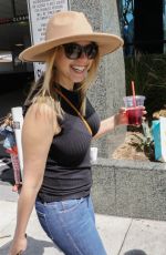 JODIE SWEETIN Shopping at Farmers Market in Studio City 03/25/2018