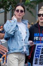 KENDALL JENNER and HAILEY BALDWIN Marches at Anti-gun March for Our Lives Rally in Los Angeles 03/24/2018