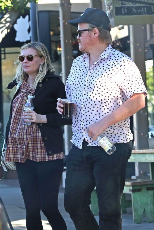 KIRSTEN DUNST and Jesse Plemons out for Coffee in Toluca Lake 03/26/2018