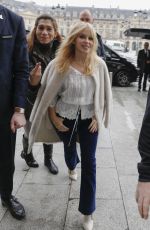 KYLIE MINOGUE Arrives at Her Hotel in Paris 03/19/2018