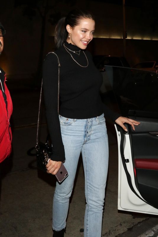 MARA TEIGEN Out for Dinner at Craig