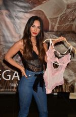 MEGAN FOX at Forever 21 in Glendale 03/23/2018