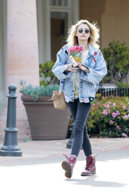 PARIS JACKSON Buys a Bouquet of Red Roses in Malibu 03/18/2018