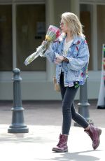 PARIS JACKSON Buys a Bouquet of Red Roses in Malibu 03/18/2018