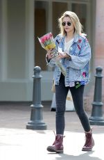 PARIS JACKSON Buys a Bouquet of Red Roses in Malibu 03/18/2018