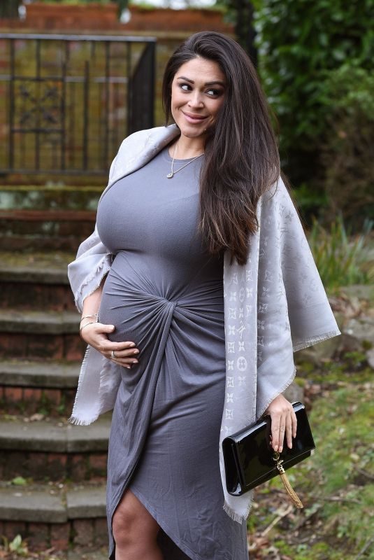 Pregnant CASEY BATCHELOR Out for Lunch in Essex 03/23/2018