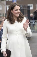 Pregnant KATE MIDDLETON at Pegasus Primary School in Oxford 03/06/2018