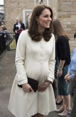 Pregnant KATE MIDDLETON at Pegasus Primary School in Oxford 03/06/2018
