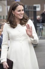 Pregnant KATE MIDDLETON at Pegasus Primary School in Oxford 03/06/2018