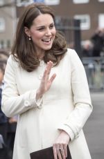 Pregnant KATE MIDDLETON at Pegasus Primary School in Oxford 03/06/2018