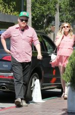 Pregnant KIRSTEN DUNST and Jesse Plemons Out for Lunch at Olive & Thyme in Los Angeles 03/29/2018