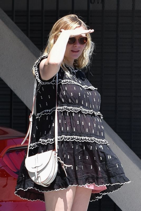 Pregnant KIRSTEN DUNST Out for Lunch in Studio City 03/28/2018