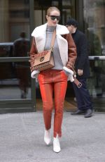 ROSIE HUNTINGTON-WHITELEY Leaves Crosby Hotel in New York 03/27/2018
