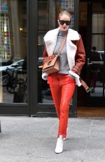 ROSIE HUNTINGTON-WHITELEY Leaves Crosby Hotel in New York 03/27/2018