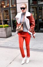ROSIE HUNTINGTON-WHITELEY Leaves Crosby Hotel in New York 03/27/2018