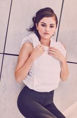 SELENA GOMEZ for Puma Ignite Flash Evoknit Colletion