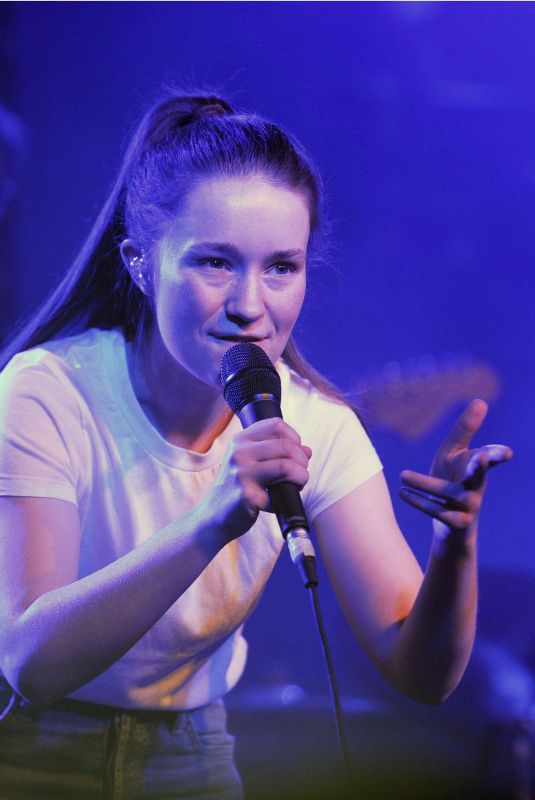 SIGRID Performing at Concorde 2 in Brighton 03/12/2018