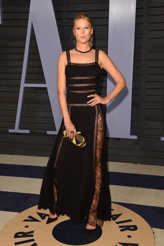 TONI GARRN at 2018 Vanity Fair Oscar Party in Beverly Hills 03/04/2018