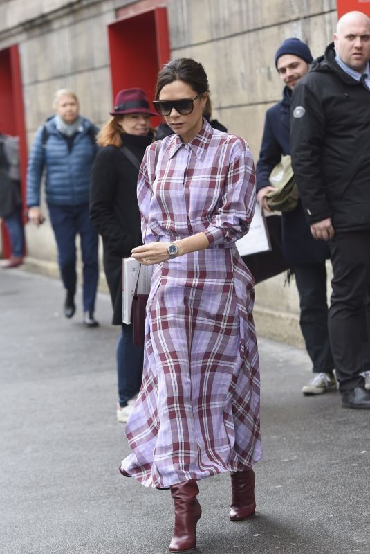 VICTORIA BECKHAM at Martin Margiella Exhibition in Paris 03/28/2018