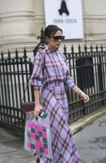VICTORIA BECKHAM at Martin Margiella Exhibition in Paris 03/28/2018
