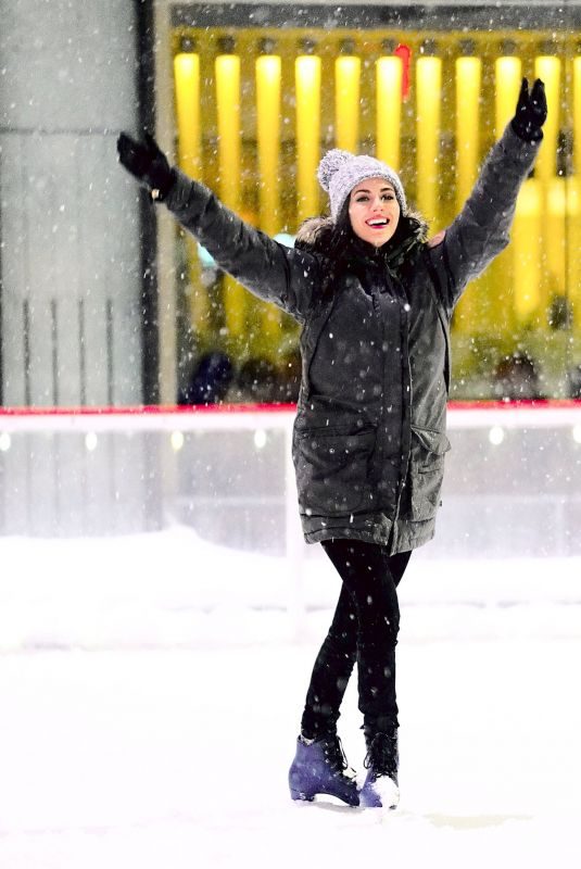 VICTORIA JUSTICE Ice Skating at Rockefeller Center in New York 03/21/2018