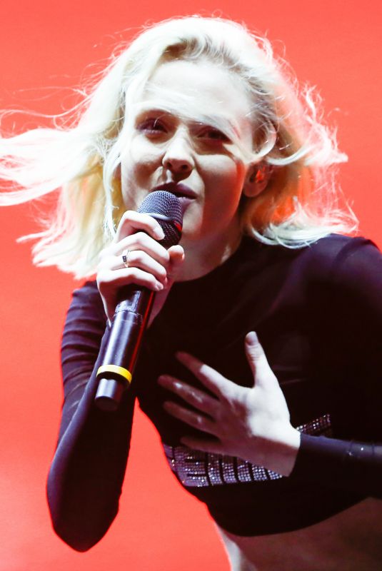 ZARA LARSSON Performs at Lollapalooza Brazil 2018 in Sao Paulo 03/23/2018