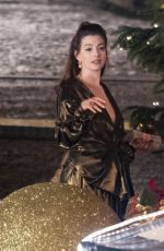 ANNE HATHAWAY and REBEL WILSON on the Set of THe Hustle in London 04/12/2018
