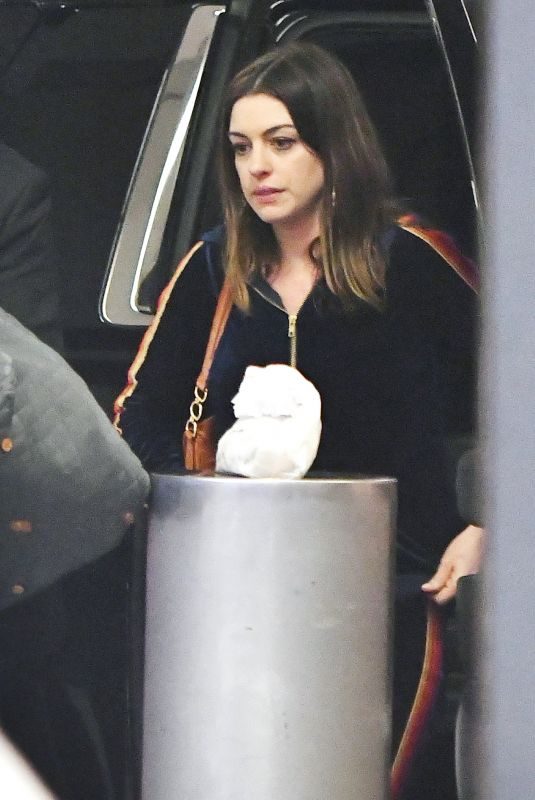 ANNE HATHAWAY at Los Angeles International Airport 04/24/2018