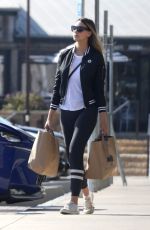 APRIL LOVE GEARY Shopping at Trancas Market in Malibu 04/27/2018