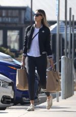 APRIL LOVE GEARY Shopping at Trancas Market in Malibu 04/27/2018