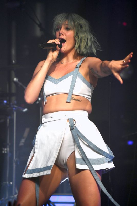 BETTY WHO Performs at Culture Room in Fort Lauderdale 03/30/2018