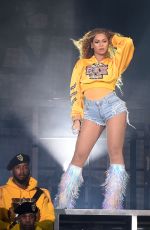 BEYONCE Performs at Coachella Valley Music and Arts Festival in Palm Springs 04/14/2018